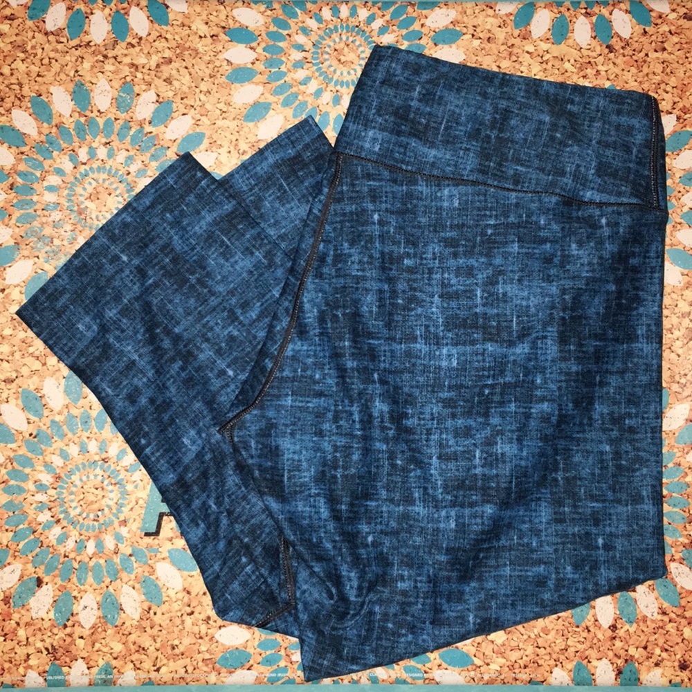 🦋Blue Ankle Length Leggings🦋